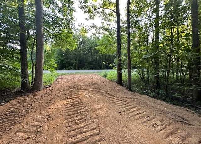 Property at 8 Sales Landing Rd, Camden, TN 38320