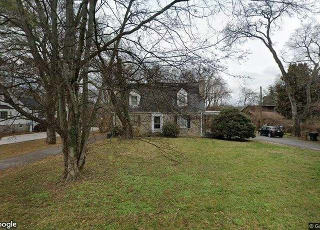 Property at 2910 Woodlawn Dr, Nashville, TN 37215, 4 beds, 2 baths