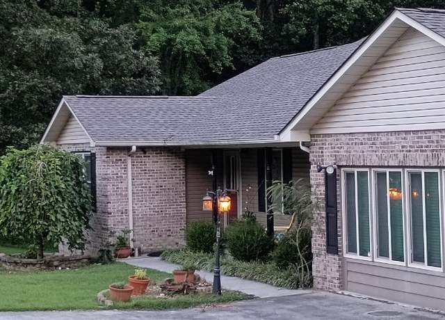 Property at 500 Golf Shores Dr, Winchester, TN 37398, 4 beds, 2.5 baths