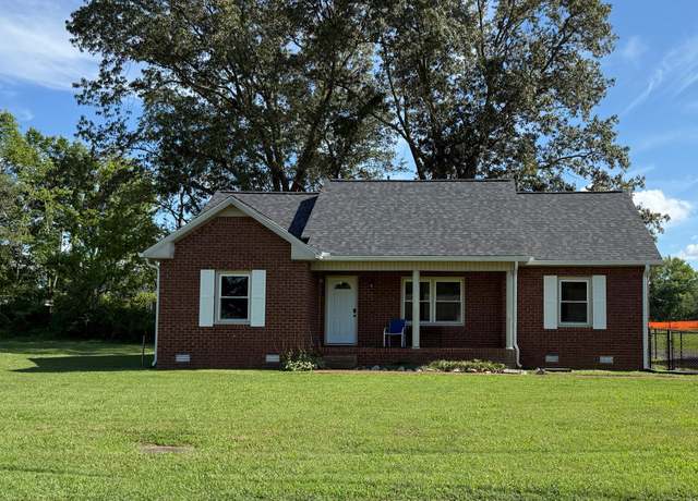 Property at 101 Oak Hill Ct, Portland, TN 37148, 3 beds, 2 baths