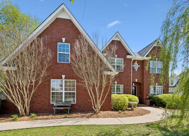 Property at 4420 Thoroughbred Ln, Murfreesboro, TN 37127, 4 beds, 3 baths