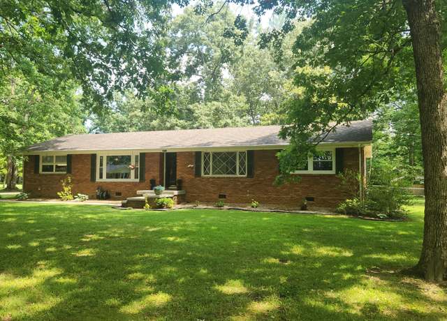 Property at 215 White Oak Dr, Manchester, TN 37355, 3 beds, 2 baths