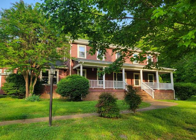 Property at 199 Gilmore Ln, Bell Buckle, TN 37020, 4 beds, 3.5 baths