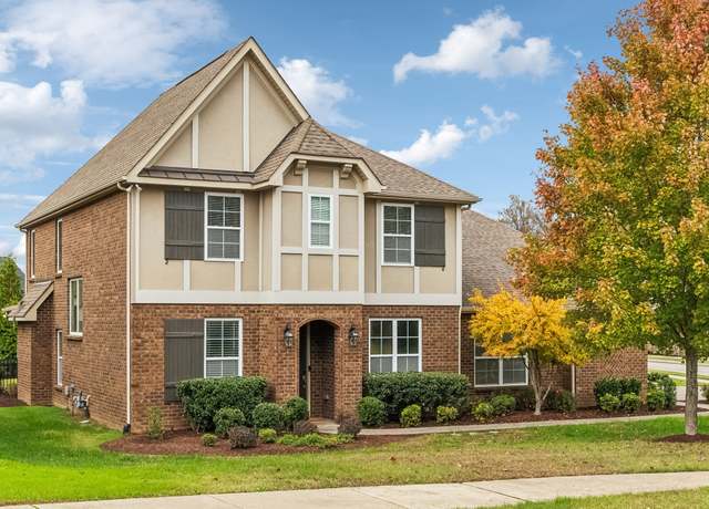 Property at 101 Beacon Light Cv, Hendersonville, TN 37075, 3 beds, 2.5 baths