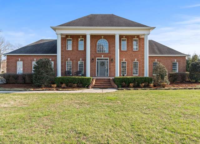 Property at 104 Fairways Blvd W, Tullahoma, TN 37388, 4 beds, 3.5 baths