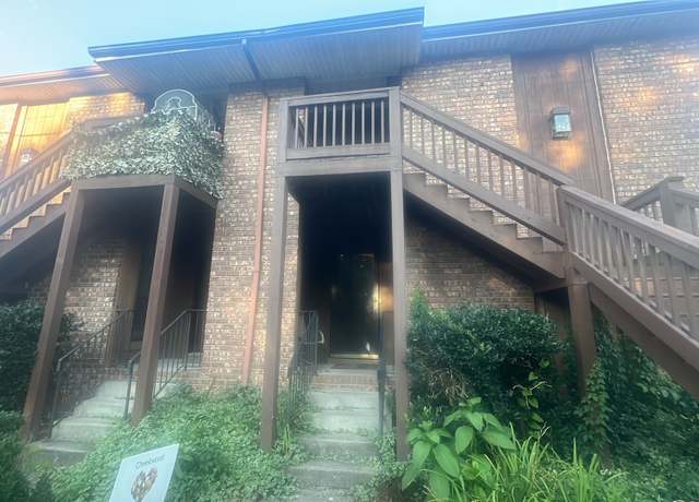 Property at 143 Brooke Castle Dr, Hermitage, TN 37076, 2 beds, 1 bath