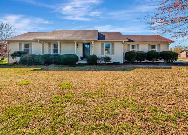 Property at 5013 Hays Dr, Columbia, TN 38401, 4 beds, 3 baths