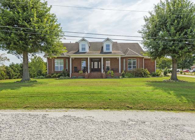 Property at 8 Fox Run Ln, Carthage, TN 37030, 4 beds, 3 baths