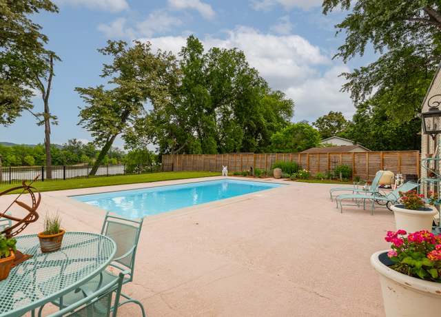 Property at 6556 Upton Ln, Nashville, TN 37209, 2 beds, 2.5 baths