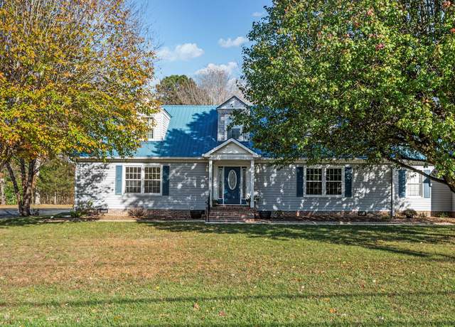 Property at 102 Lake Hills Rd, Tullahoma, TN 37388, 4 beds, 3 baths