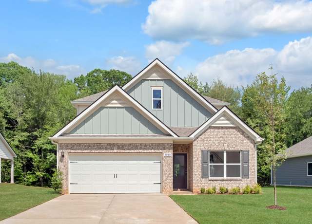 Property at 1040 Southerlynn Dr, White House, TN 37188, 3 beds, 2.5 baths