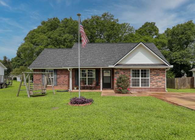 Property at 1944 Fieldstone Dr, Columbia, TN 38401, 3 beds, 2 baths