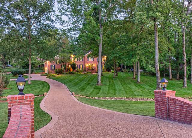 Property at 206 Timberline Dr, Franklin, TN 37069, 4 beds, 4 baths