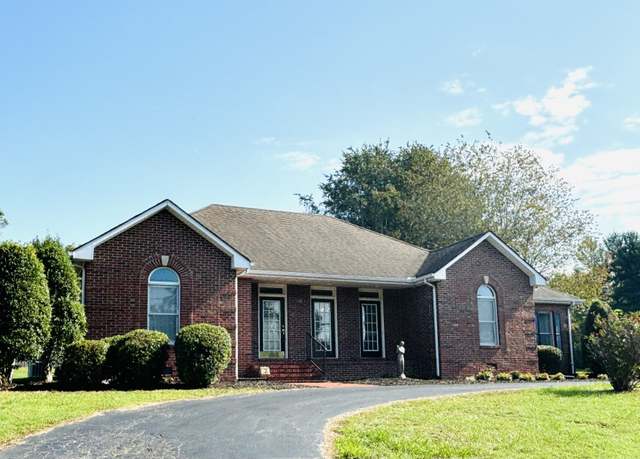 Property at 728 W Main St, Mcminnville, TN 37110, 4 beds, 3 baths