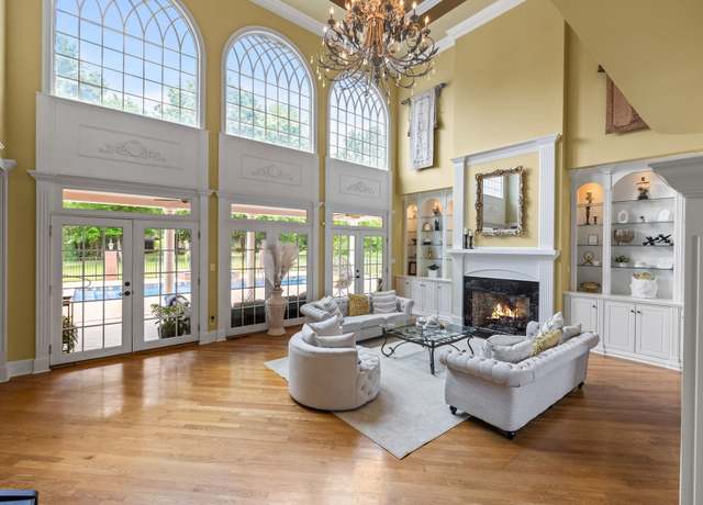 Property at 1465 New Columbia Hwy, Lewisburg, TN 37091, 4 beds, 5 baths