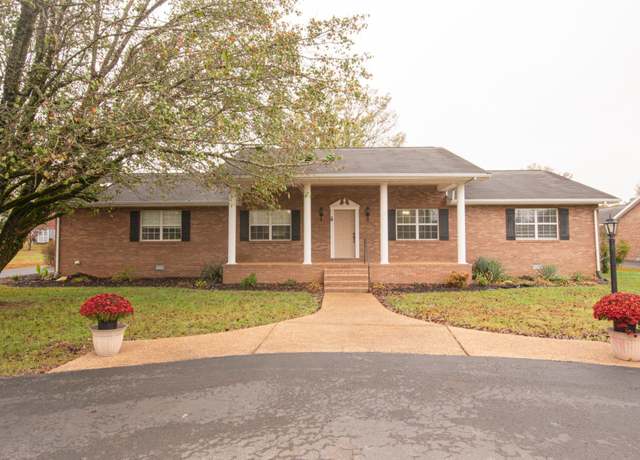 Property at 1704 S Cannon Blvd, Shelbyville, TN 37160, 4 beds, 3 baths