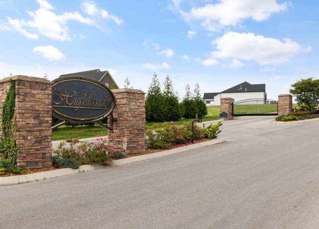 Property at 201 Lookout Dr, Winchester, TN 37398, 3 beds, 2.5 baths
