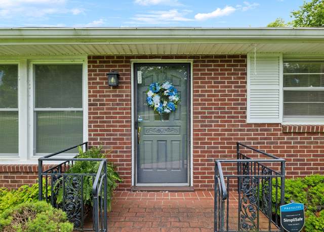 Property at 811 Fairoaks Dr, Madison, TN 37115, 3 beds, 2 baths