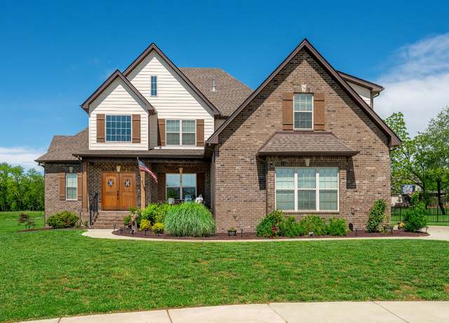 Property at 105 Bowwater Pl, Gallatin, TN 37066, 4 beds, 3 baths