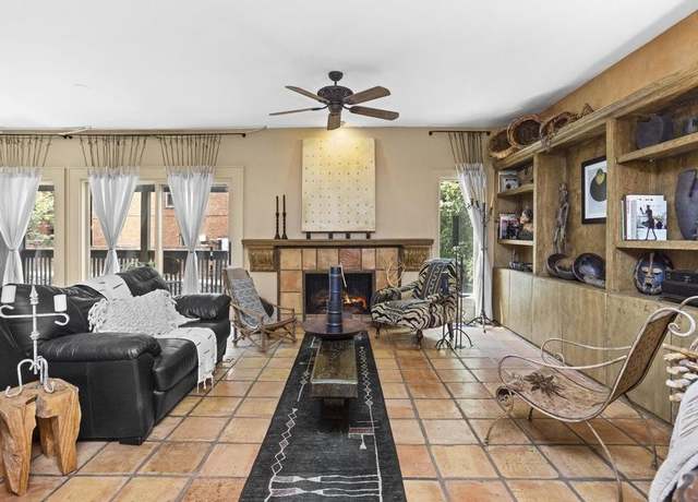 Property at 129 Hampton Pl, Nashville, TN 37215, 2 beds, 2.5 baths