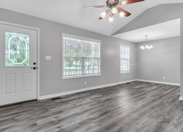 Property at 460 Caney Ln, Clarksville, TN 37040, 3 beds, 2 baths