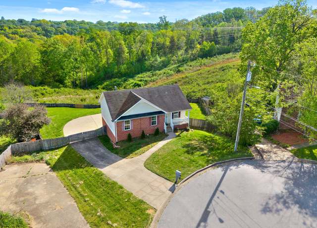 Property at 935 Drum Ln, Clarksville, TN 37043, 3 beds, 2 baths