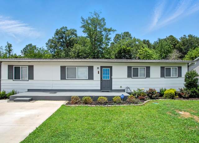 Property at 5011 Jarrett Rd, Chattanooga, TN 37416, 4 beds, 1.5 baths