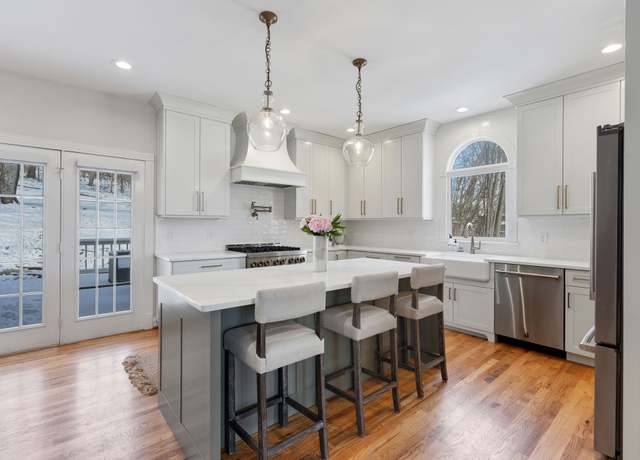 Property at 156 N Berwick Ln, Franklin, TN 37069, 5 beds, 3.5 baths