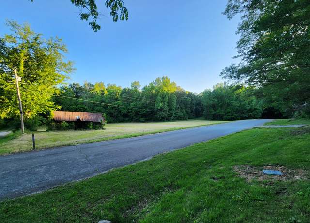 Property at 9558 Mount Carmel Rd, Decaturville, TN 38329, 3 beds, 1 bath