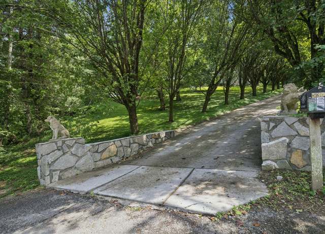 Property at 5353 Green Valley Ct, Nashville, TN 37220, 4 beds, 4.5 baths