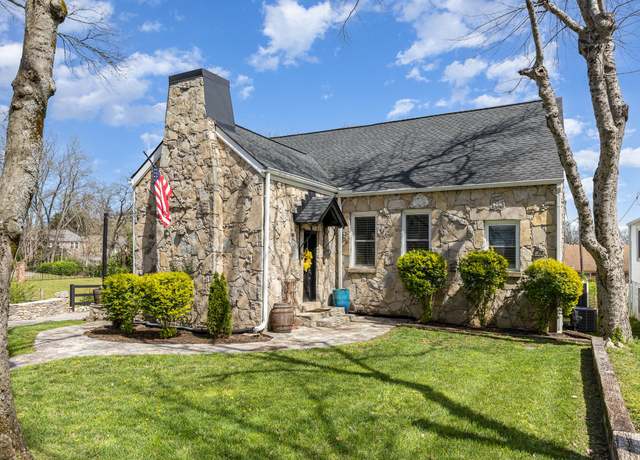 Property at 805 Allison Gdns, Columbia, TN 38401, 2 beds, 2.5 baths