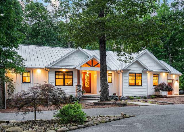 Property at 136 January Ct, Smithville, TN 37166, 4 beds, 3 baths