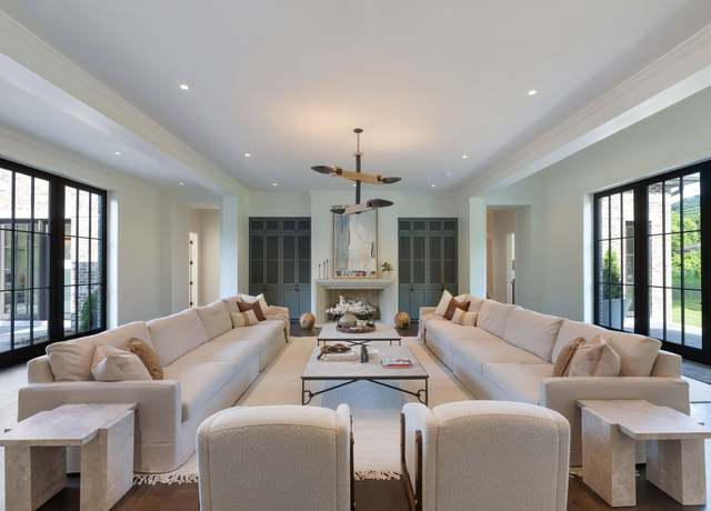 Property at 1206 Tyne Blvd, Nashville, TN 37215, 5 beds, 6 baths