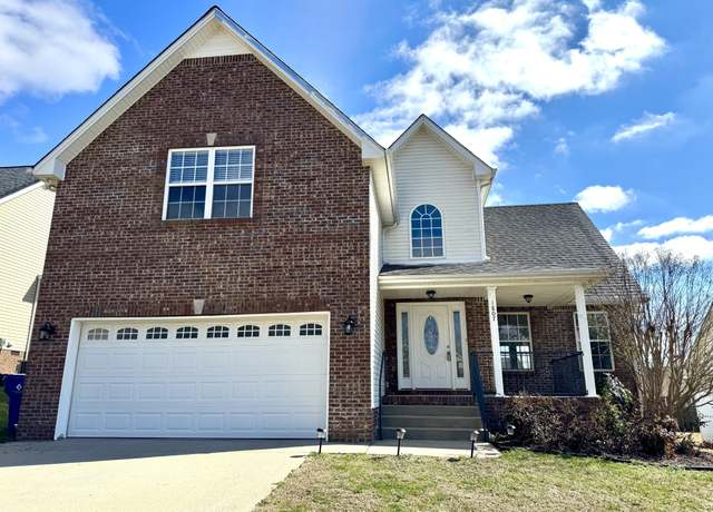 Property at 1807 Patricia Dr, Clarksville, TN 37040, 4 beds, 2.5 baths