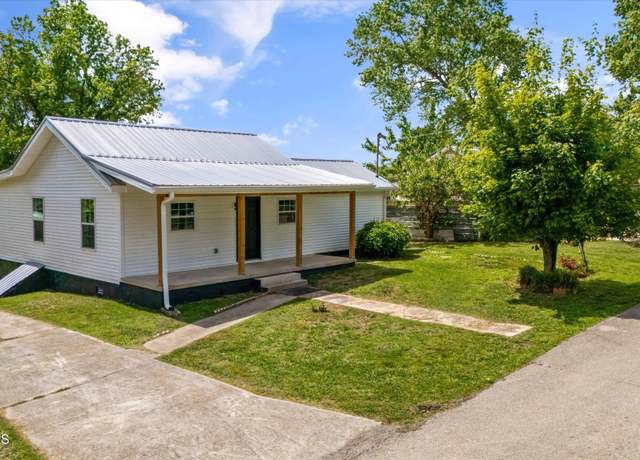 Property at 2021 3rd Rd, Knoxville, TN 37914, 3 beds, 2 baths