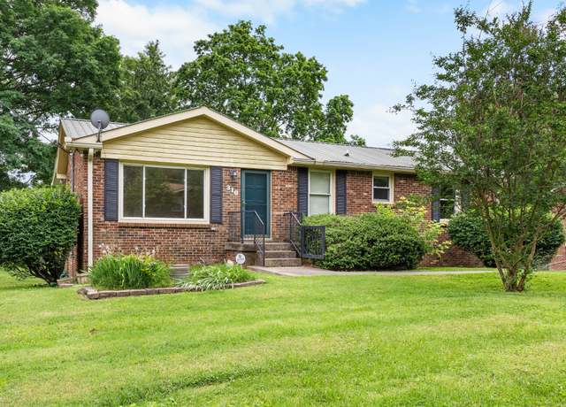 Property at 310 Lake Court Dr, Clarksville, TN 37043, 3 beds, 2 baths
