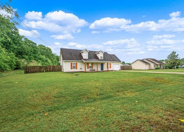 Property at 1026 E Mccoury Ln, Murfreesboro, TN 37130, 4 beds, 3 baths
