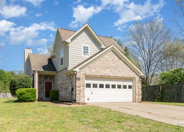 Property at 2812 Steamboat Dr, Nashville, TN 37214, 3 beds, 2 baths