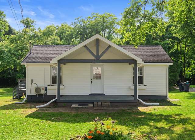 Property at 400 Westover Dr, Columbia, TN 38401, 2 beds, 1 bath