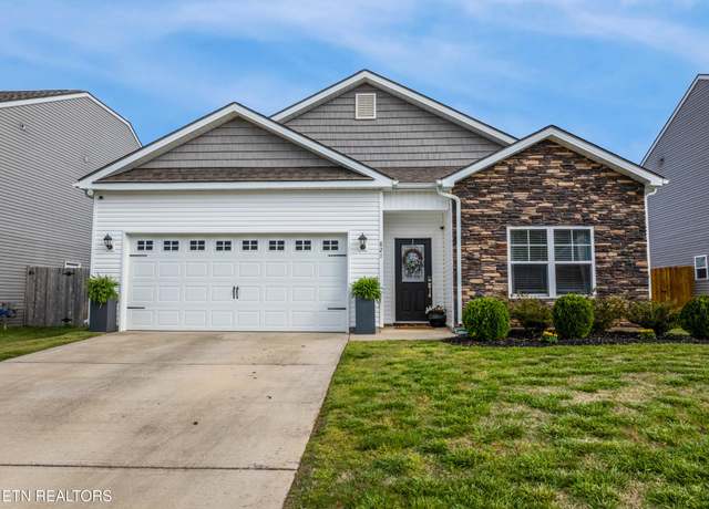 Property at 821 Alcester Ln, Knoxville, TN 37912, 4 beds, 2 baths