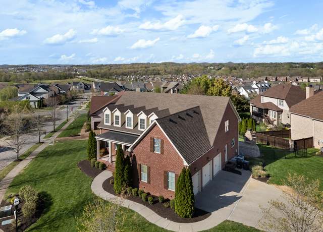 Property at 352 Snowden St W, Franklin, TN 37064, 5 beds, 5 baths