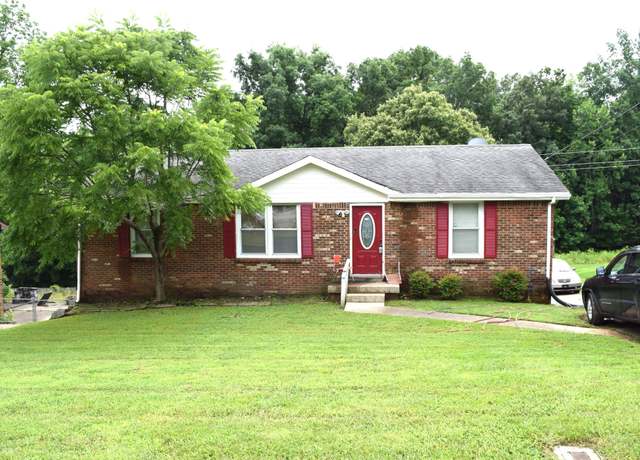 Property at 722 Overton Dr, Clarksville, TN 37042, 4 beds, 3 baths
