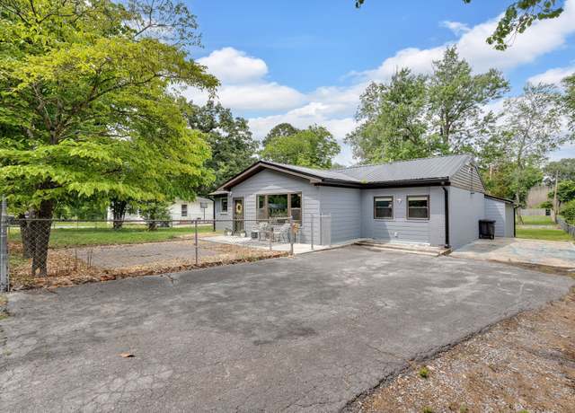 Property at 103 Deery Ln, Tullahoma, TN 37388, 4 beds, 2 baths