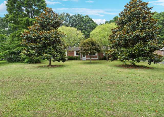 Property at 509 Crestwood Dr, Lafayette, TN 37083, 3 beds, 1 bath
