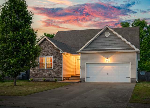 Property at 544 Falkland Cir, Clarksville, TN 37042, 3 beds, 2 baths