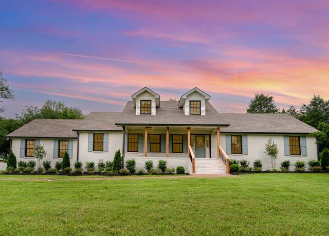 Property at 1026 Carthage Hwy, Lebanon, TN 37087, 2 beds, 3 baths