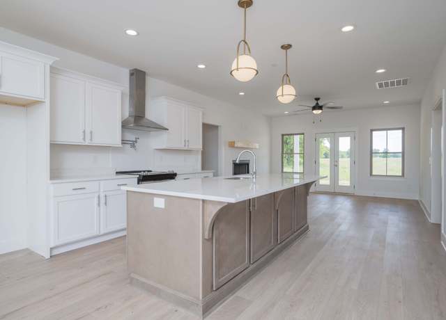 Property at 0 Bighorn Dr, Bell Buckle, TN 37020, 3 beds, 2.5 baths