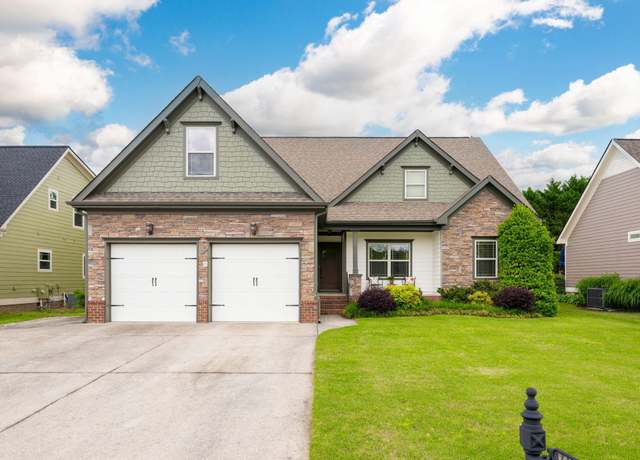 Property at 8665 Seven Lakes Dr, Ooltewah, TN 37363, 4 beds, 2 baths