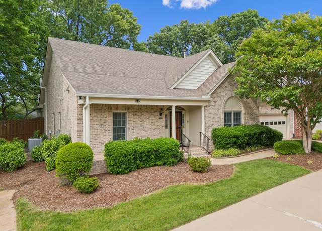 Property at 2812A White Oak Dr, Nashville, TN 37215, 4 beds, 3.5 baths