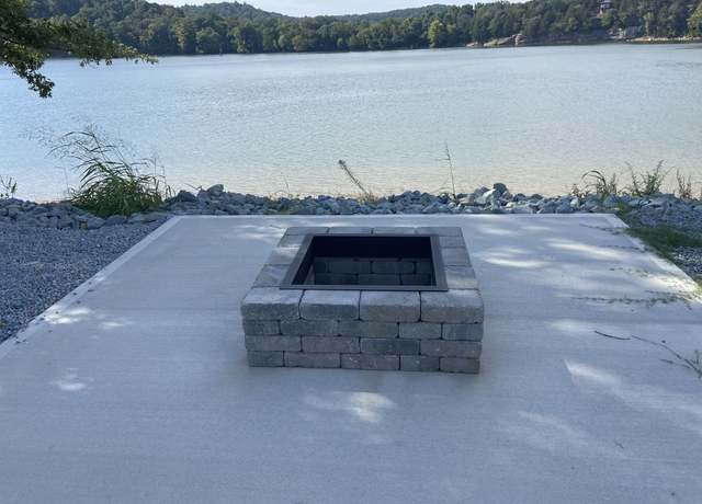 Property at 5 River Front Dr, Clifton, TN 38425